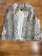 Valerie Stevens Size L/XL Faux Fur Vest Snow Leopard White/Gray Lined - £20.05 GBP