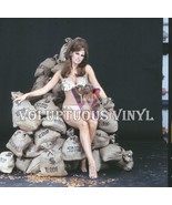 Raquel Welch Original 60&#39;s - 70&#39;s Color Transparency Sitting On Money Bags - £175.45 GBP