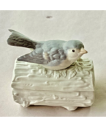 Porcelain Blue Bird on a Log Box - $262.79 MXN