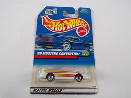 Van / Sports Car / Hot Wheels 96 Mustang Convertible #821 20035 #H22 - $12.99