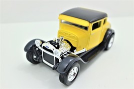 1929 Ford Model A Die-cast 1:24 Scale | Yellow - $674.08 MXN
