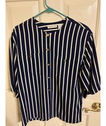 Liz Claiborne Sz 10 Button Up Blue &amp; White Striped Blouse with Gold Buttons - $186.81 MXN
