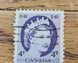 Canada Stamp Queen Elizabeth II 4c Used Wave Cancel 340 - $0.94