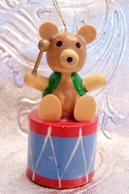 Vintage 1980 RA Dakin San Francisco Teddy Bear Drummer Wooden Christmas Ornament - £15.95 GBP