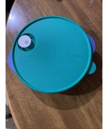 Tupperware 3284R Vented Microwaveable Divided Large Bowl Blue/Green - $13.65 CAD