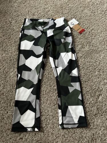 Reebok Women skinny Capri Athlesiure Camo Training Size XS Pull Up Hidde... - $21.49