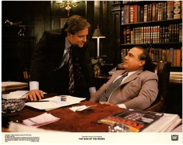 *THE WAR OF THE ROSES (1989) Michael Douglas Confronts Danny DeVito at Office - £35.18 GBP