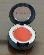 Discontinued MAC So Haute Right Now Kiss Eyeshadow Full size 1.5g/0.05oz - $8.15