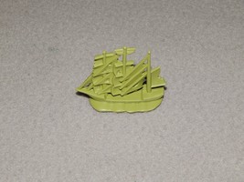 Game of Life Pirates of the Caribbean 2005 Dead Mans Chest #42941 Green Ship - $14.10