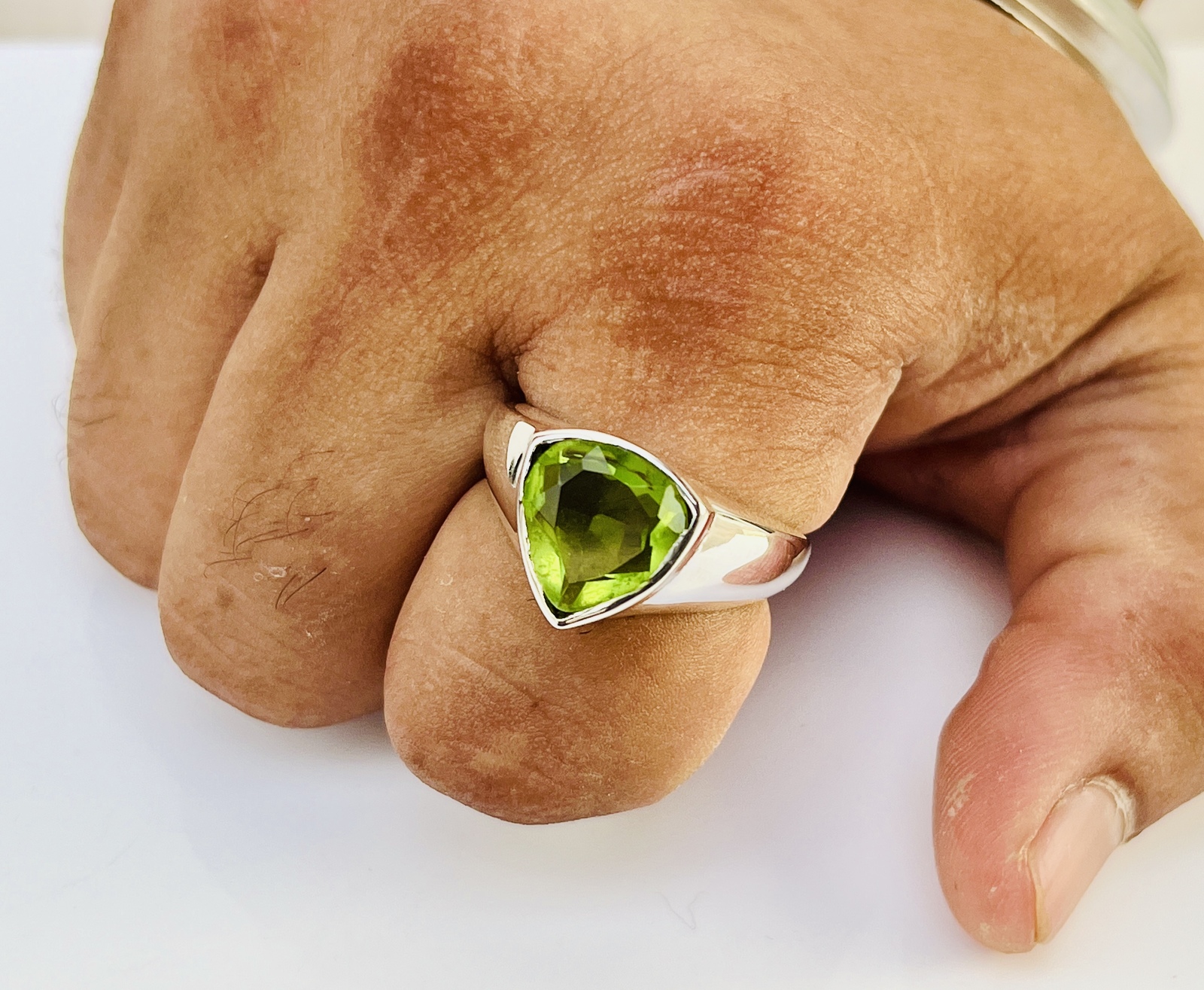 Solid 925 Sterling Silver Green Peridot Zircon Trillion Cut Gemstone Men's Ring Item image 7