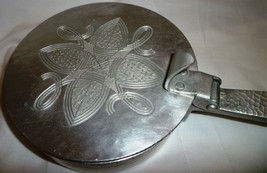 Vintage Canterbury Art Hand Wrought Aluminum Lidded Pan Silent Butler Crumbs Ash - £29.93 GBP