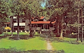 SISTER BAY WISCONSIN~HOTEL DuNORD-MODERN ROOMS &amp; COTTAGES~1968 POSTCARD - $4.44
