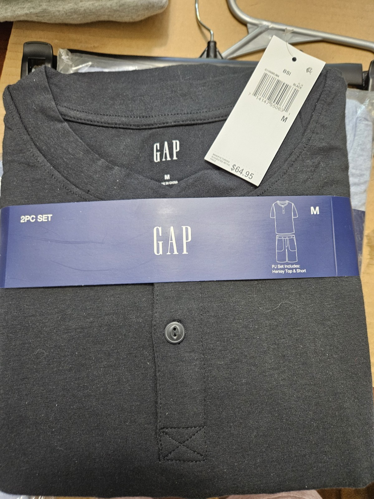 GAP Men&#39;s 2 Pc Pajama Set of Henley Top &amp; Short, Black medium - $21.73