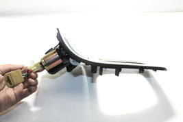 2005-2006 SAAB 9-2 AERO SHIFTER TRIM K8529 image 4