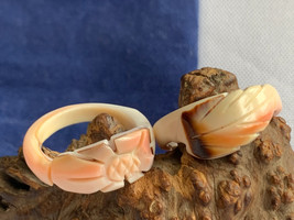 Vtg Deep Carved Angel Skin Coral Rings Fashion Jewelry Sizes 7.25 &amp; 8 Pi... - £31.54 GBP