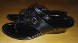 Clarks Ladies Black Wedge Sandal W/ Leather Strap Between TOE-BEADED-10M-NICE - £10.28 GBP