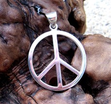 Solid 925 Sterling Silver Peace Sign Hippie Symbol Pendant by Peter Stone - £22.89 GBP