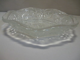 Crystal Clear Glass Candy Nut Dish Bowl Sandwich Flower Scallop Rim Design - $9.95