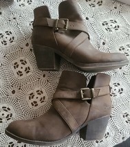 Rocket Dog ~ Size 10M ~ 2.75&quot; Chunky Heel ~ Brown ~ Faux Leather ~ Ankle... - $29.92