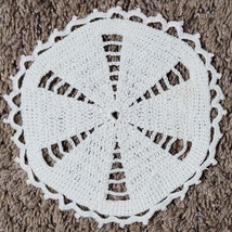 Vintage Hand Crochet Beige Doily Windmill Pattern 6.5 Inch Scallop Edge - $9.00
