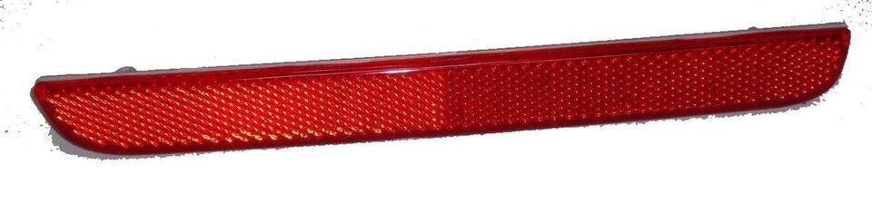DODGE CHALLENGER 2015-2019 RIGHT PASSENGER REAR REFLECTOR BUMPER LIGHT L... - $19.31
