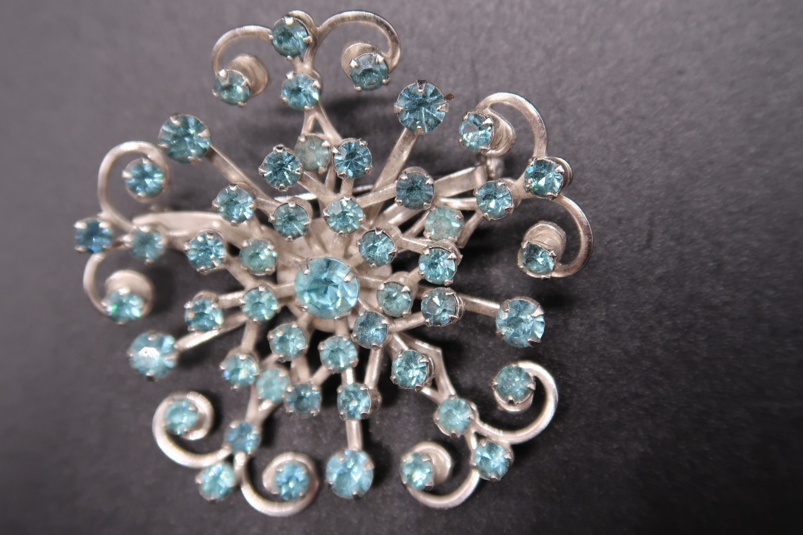Vtg Aqua Blue Prong Set Rhinestone Brooch Starburst Snowflake Brooch Silver Tone Item image 14