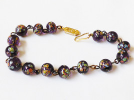 Vtg Purple Floral Art Glass Beads Bracelet Gold Tone Clasp 8&quot;L - £15.82 GBP