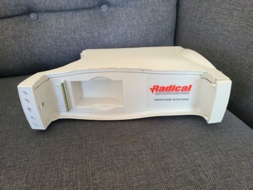 Masimo SET Radical Signal Extraction Pulse Oximeter and Docking Station  CLINIC