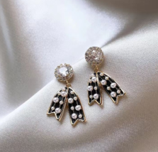 Bow pearl earrings new niche design sense of light luxury - £15.77 GBP