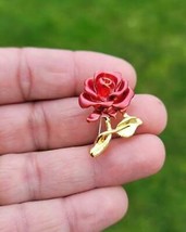Rose flower brooch celebrity valentines day pin vintage look queen broach s16 - £15.91 GBP