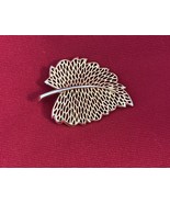Vtg  Monet Style Large Gold Tone Leaf Brooch Filigree Open Work Near Min... - $9.49 CAD