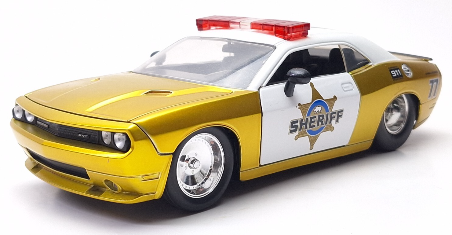 JADA HEAT 2008 DODGE CHALLENGER SRT8 POLICE 1:24 GOLD DIECAST MODEL CAR #94 - $20.28