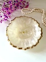 Personalized Engagement Ring Dish Pearlescent White Epoxy Resin Dish for Couple - £31.96 GBP