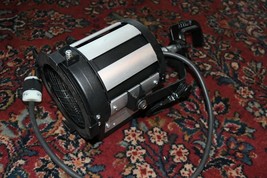 Altman 650L Fresnel Light Lighting Fixture With Good Bulb and Clamp Rare... - $106.95