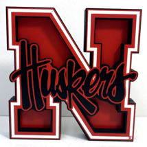 NEBRASKA CORNHUSKERS LICENSED SHELIA&#39;S NCAA FOOTBALL WOOD PLAQUE/SIGN - £19.53 GBP