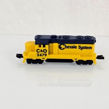 Hot Wheels Railroad Sto &amp; Go Freight Yard Train Track 1983 Chessie System Engine - £23.36 GBP