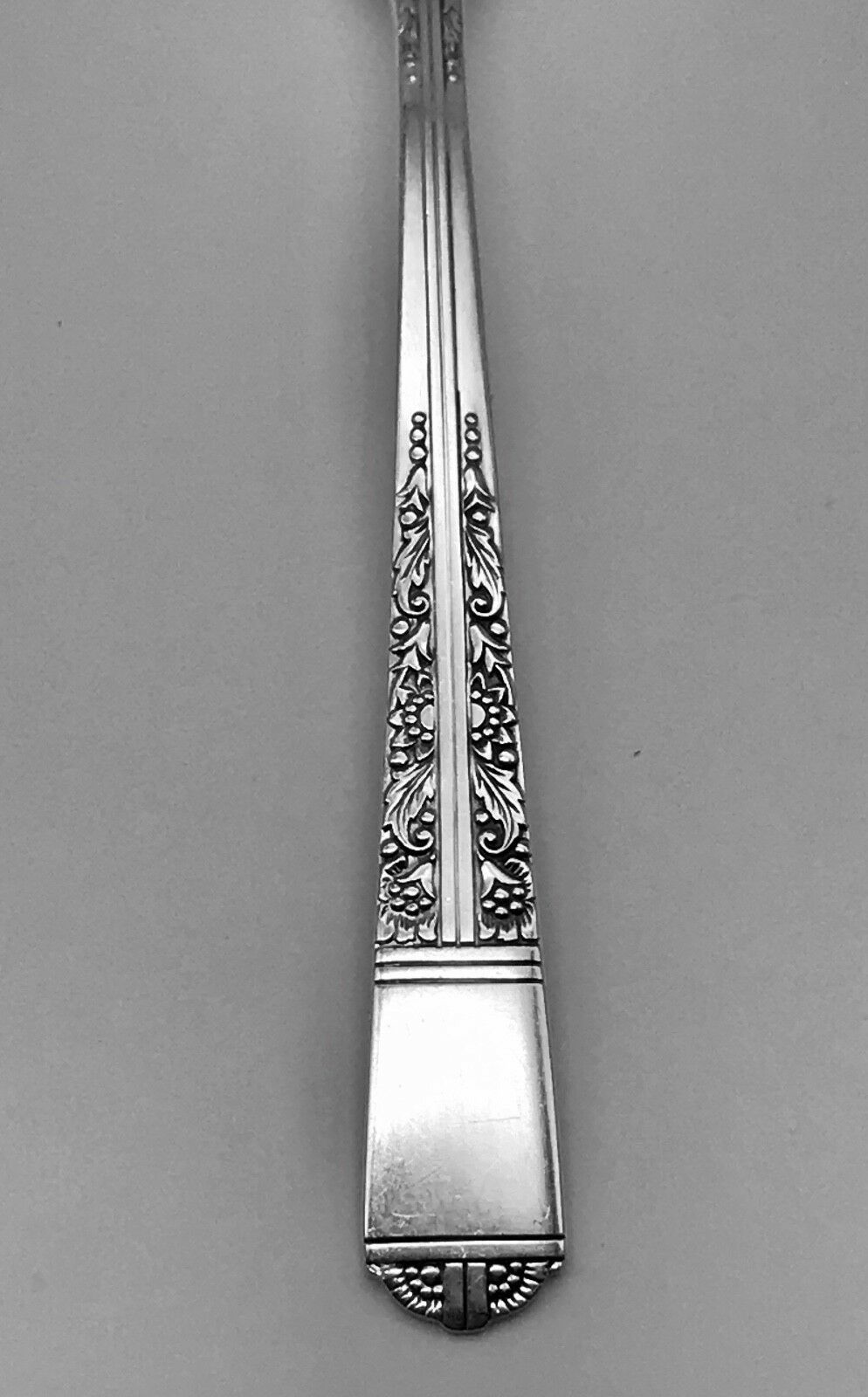 Primary image for Oneida OAKLEIGH ROYAL YORK Tudor Plate Community Silverware CHOICE 1937 (17-751)
