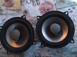 Pair Of Magnat Xcentric 132 Speakers With Original Grills - $27.12 CAD