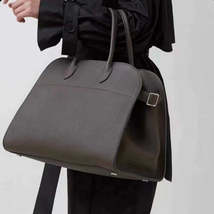 Vintage Cowhide Leather Tote - Spacious &amp; Versatile Handbag - £49.25 GBP