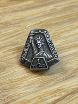 UPS Driver 1 Year Skillful Driver Award Lapel Tac Hat Pin KG JD - $184.53 MXN