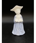 Porcelain Singing Choir Nun Figurine E-5607 JAPAN Blue &amp; White Christmas - $339.03 MXN