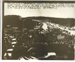1963 UPI Telephoto-Kentucky Opening of 90-Miles of Western Parkway Turnpike - $151.16 MXN
