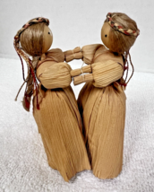 Vintage Folk Art Corn Husk Dolls 2 Girls Braided Hair Thread Wreath Dancing - $18.32