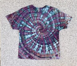 Gilden Women’s Purple Teal Spiral Iced Tie Dye Short Sleeve Shirt Size 2XL - €16,87 EUR Gilden Women’s Purple Teal Spiral Iced Tie Dye Short Sleeve Shirt Size 2XL - €16,87 EUR