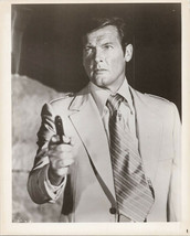 Roger Moore 8x10 photo as James Bond Spy Who Loved Me pointing gun - £7.44 GBP