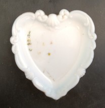Heart-Shaped  Milk Glass Trinket Dish, EUC, Pre-Dates Kemple Glass Versions. - £12.66 GBP