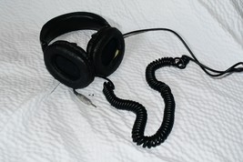 Sony MDR-V6 Headphones-WORKS-GREAT SOUND-NEEDS EAR CUSHIONS 1i - $40.04