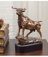 Western Wild Cattle Bull On Pride Rock Electroplated Resin Statue With Base - $1,510.22 MXN