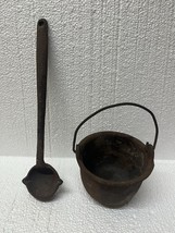 Vintage 5-inch Cast Iron lead Melting Pot W/ Double Spout Ladel - $64.34