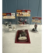 Lemax BUNDLE Christmas Village Figurines Firefighter Janitor Fireman New... - €40,55 EUR
